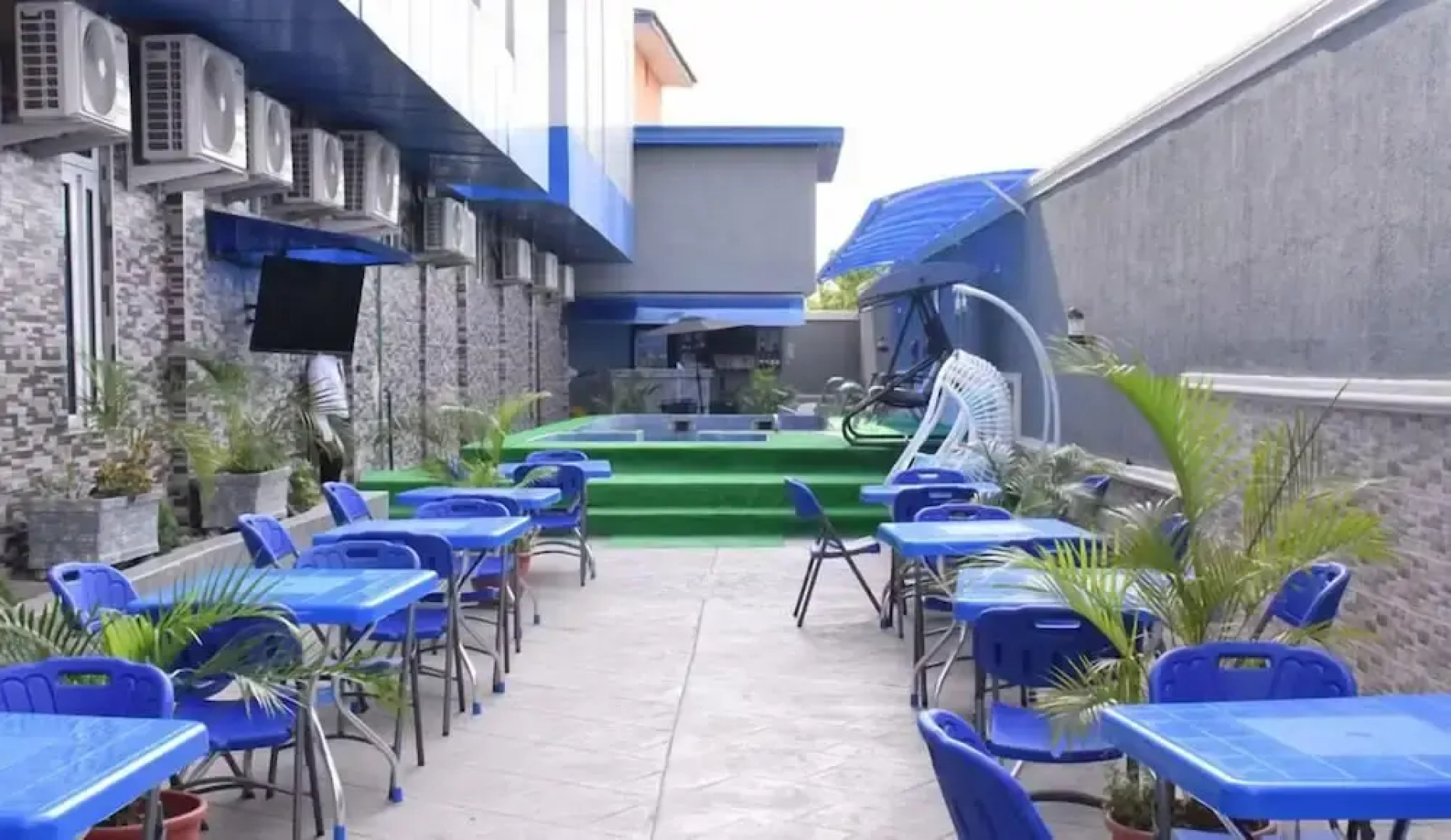 MountRoyal Centre Hotel and Suites