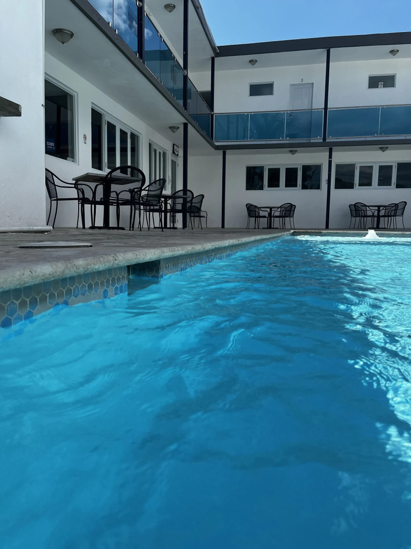 Douglas Highway Hotel