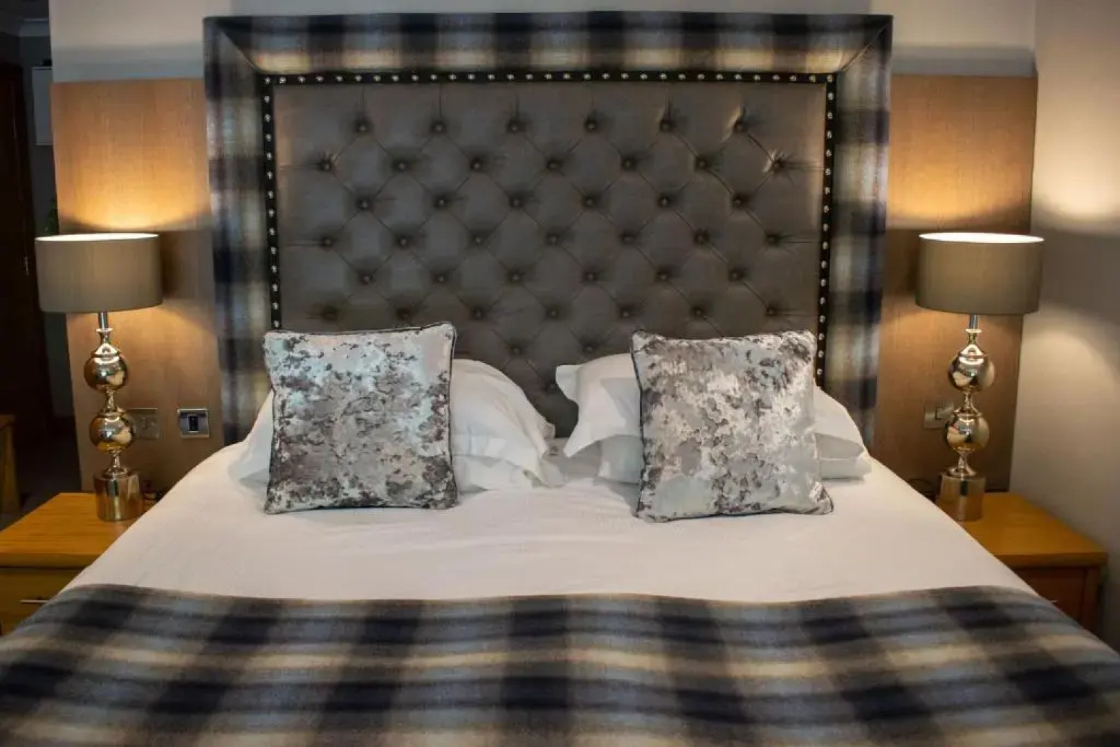 Craigmhor Lodge & Courtyard