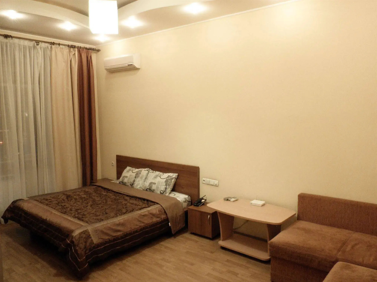 Апартаменты UKR Apartments