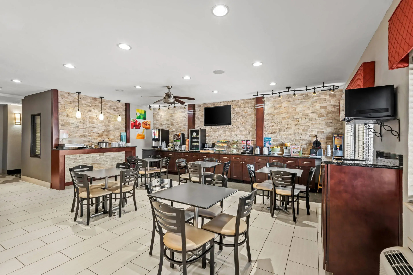 Quality Inn & Suites Des Moines Airport