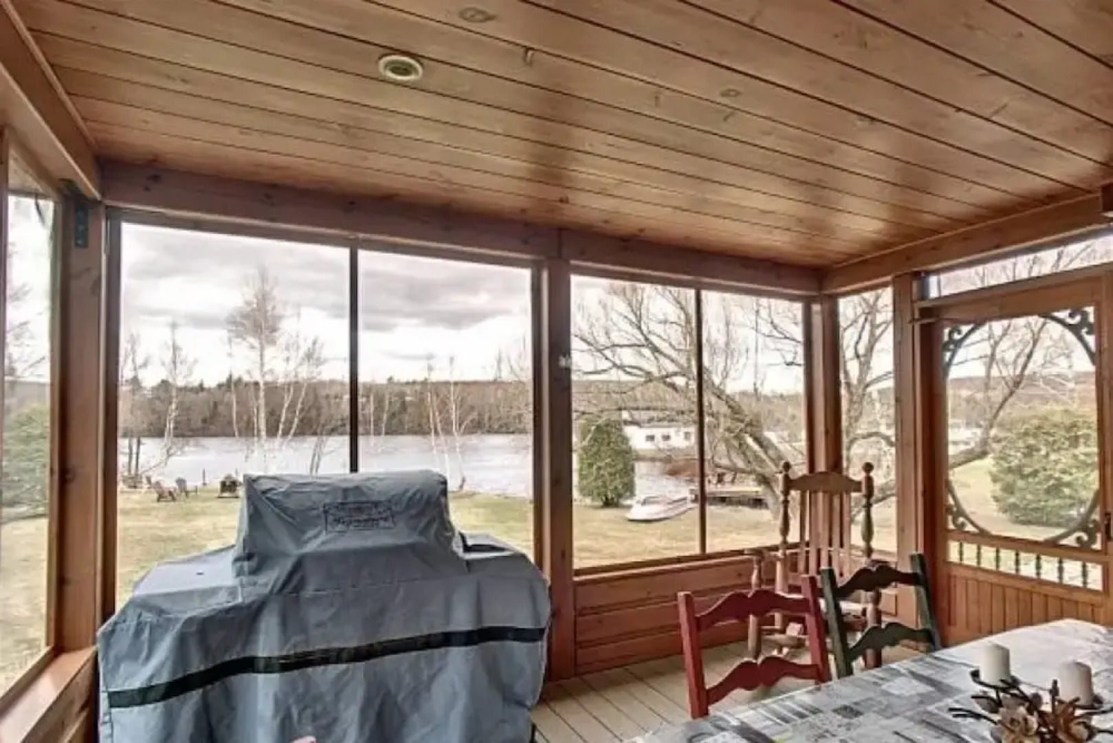 Chalet Grandes-piles St-maurice, Quai Privé