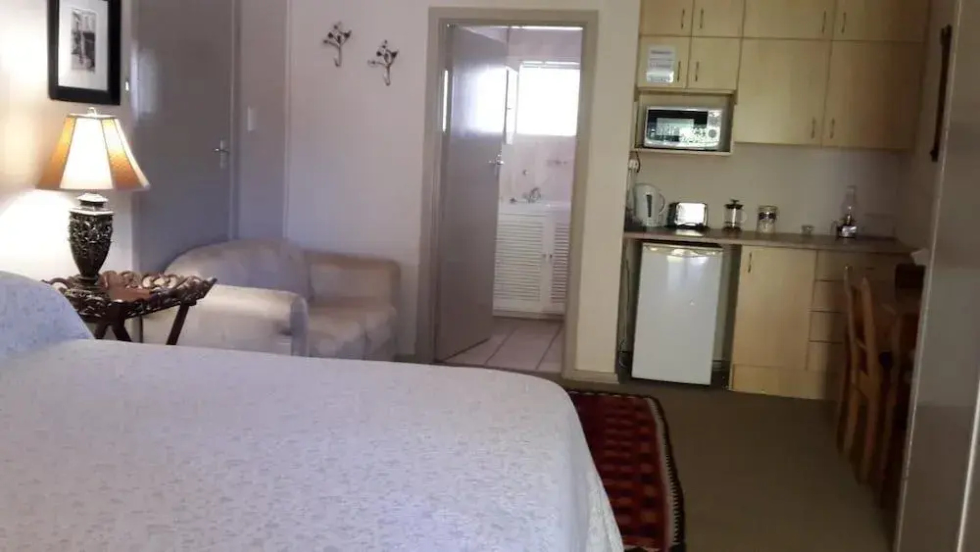 Parrot Peek B&B
