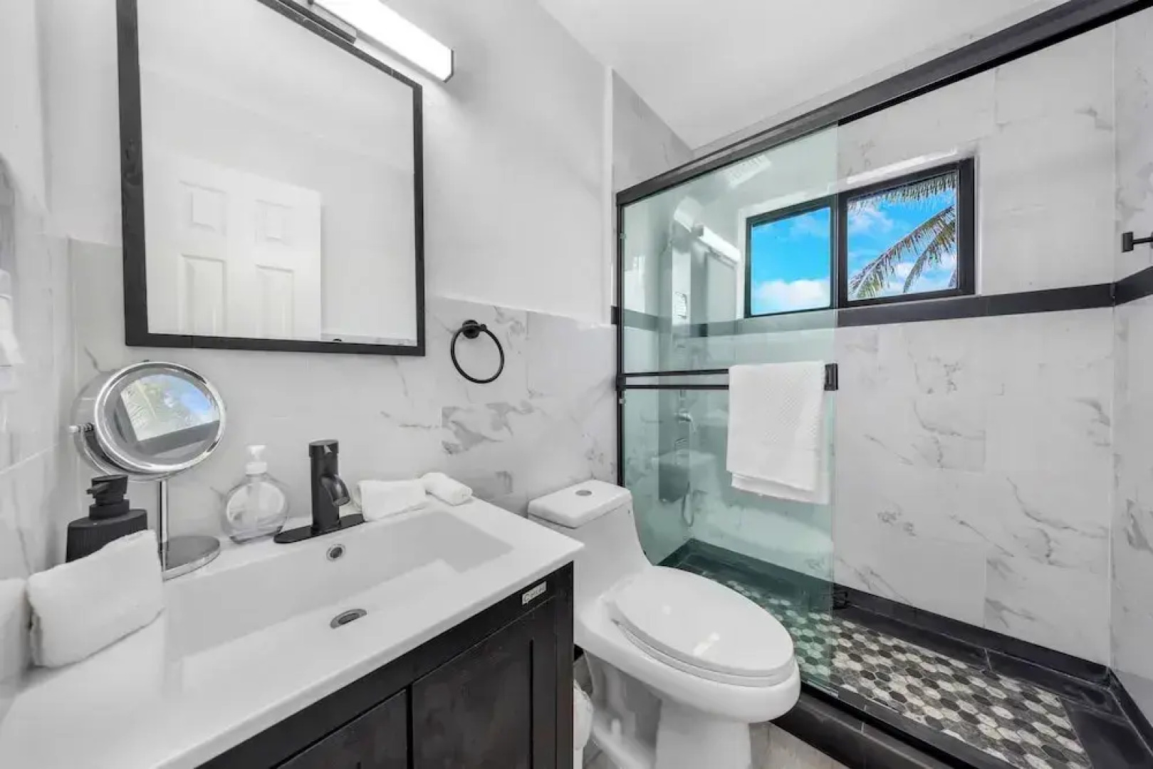 Lakeworth 2 Bedroom Home Free Parking