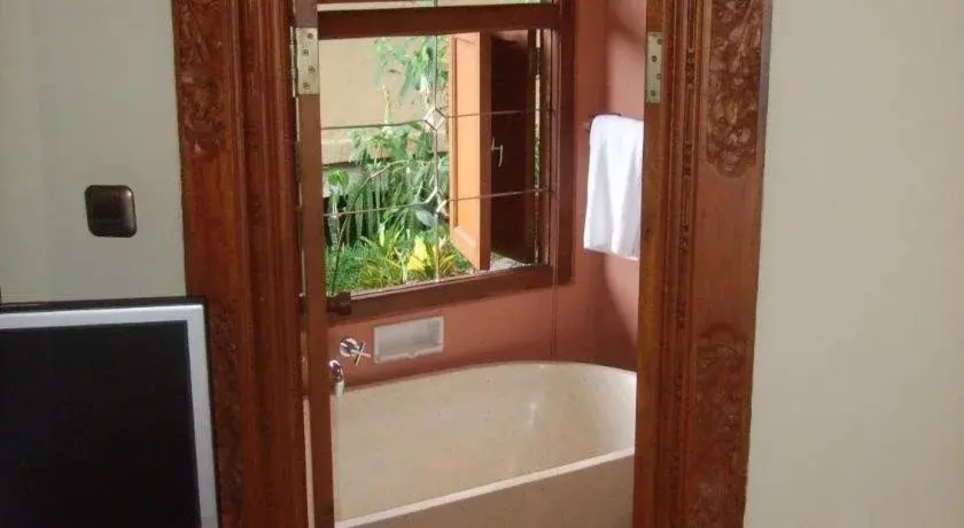 Strawberry Hill Hotel & Restaurant