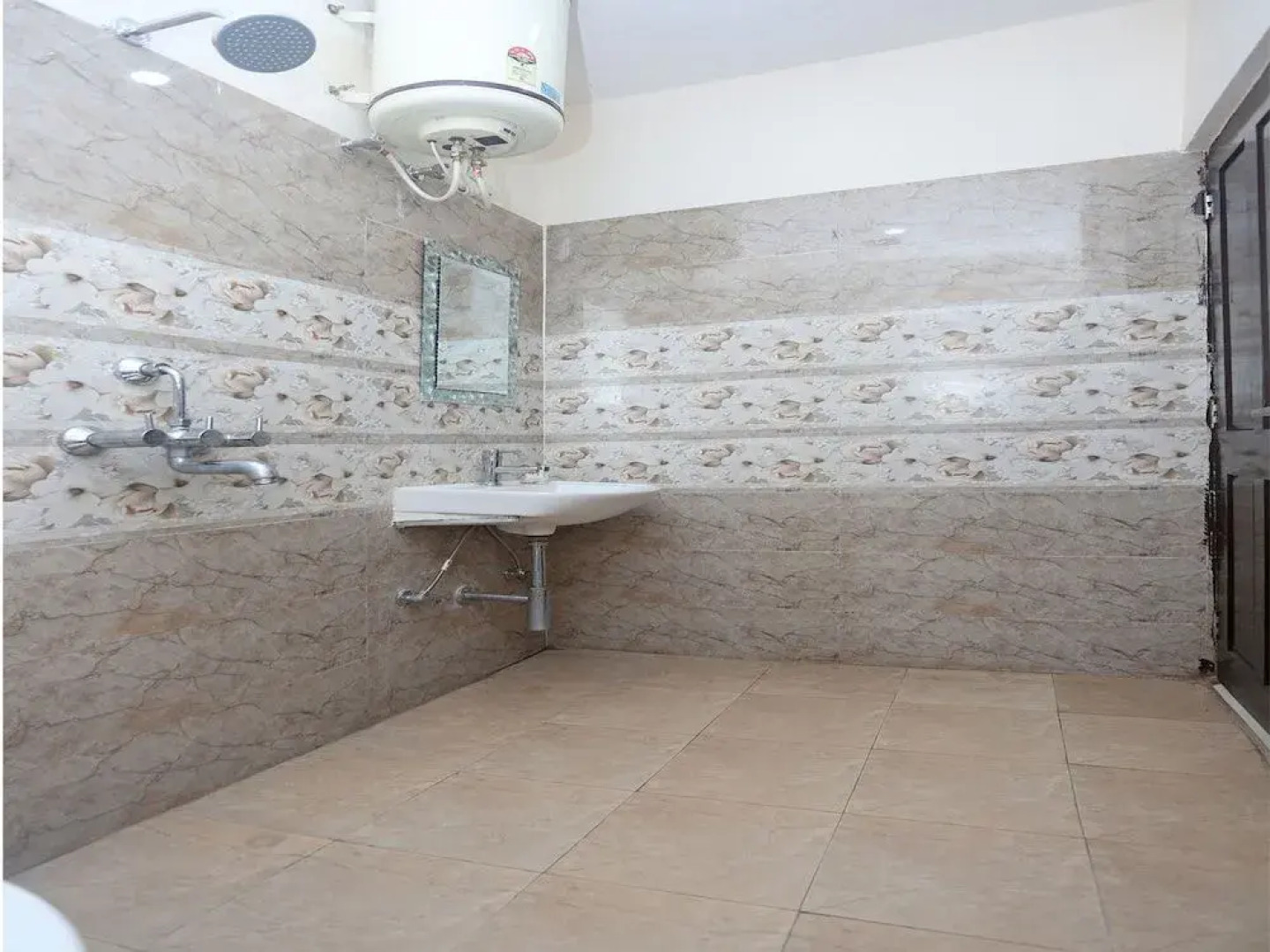 OYO 9565 Hotel New Shiv Murti