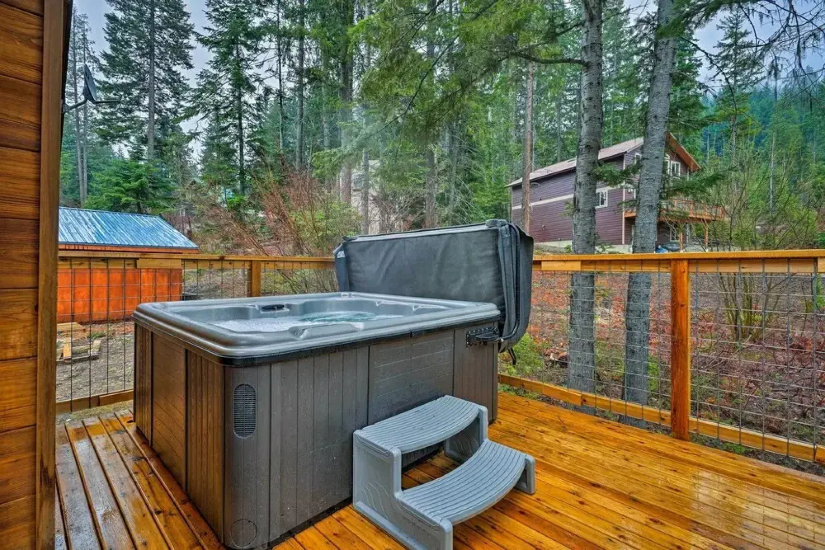 Leavenworth Cabin 3 Mi to Lake Wenatchee: Hot Tub!