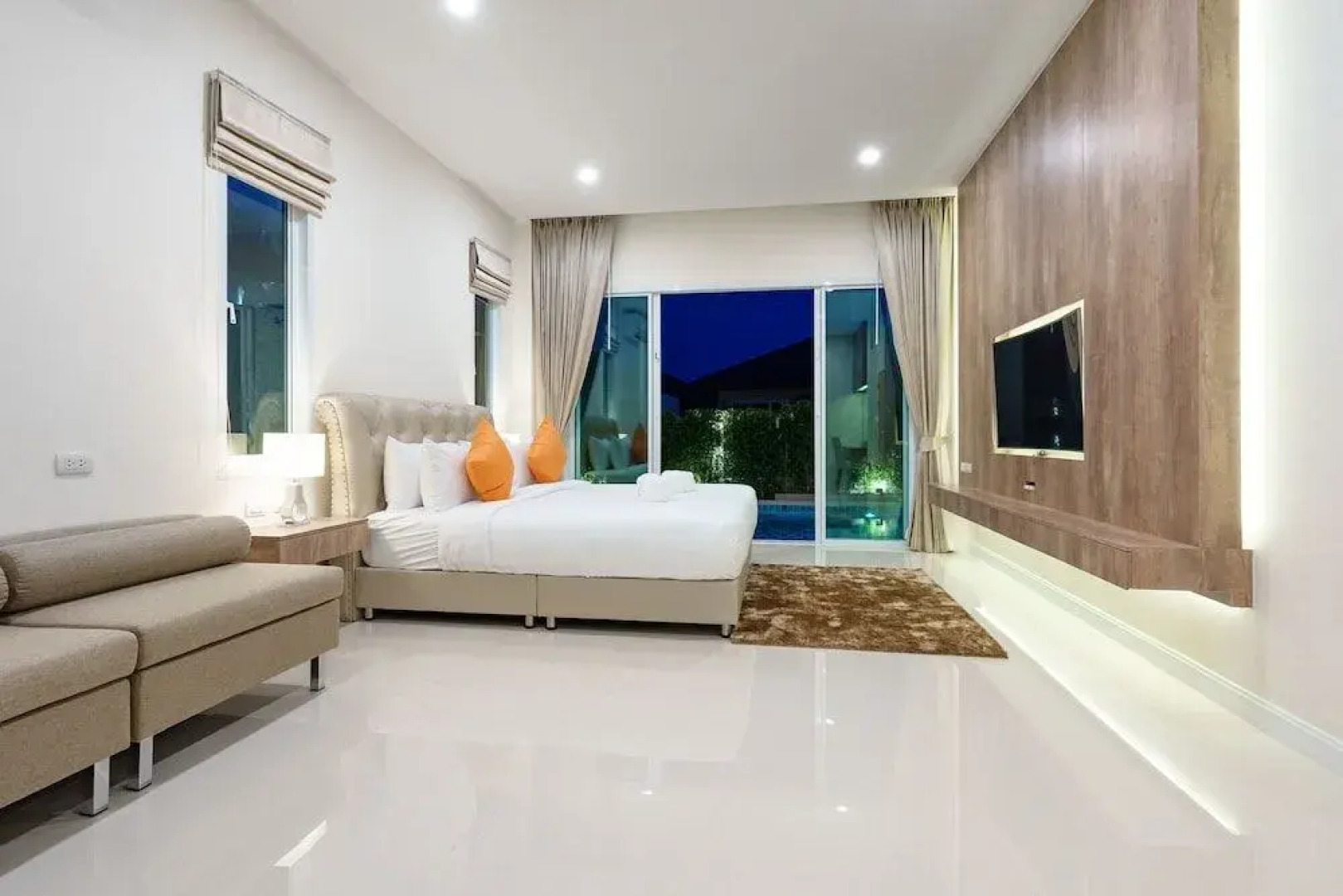 Luxury Pool Villa A18