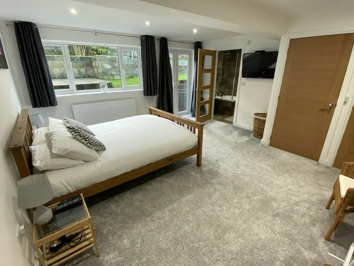 Ty Gwyn - 4 Bedroom Holiday Home