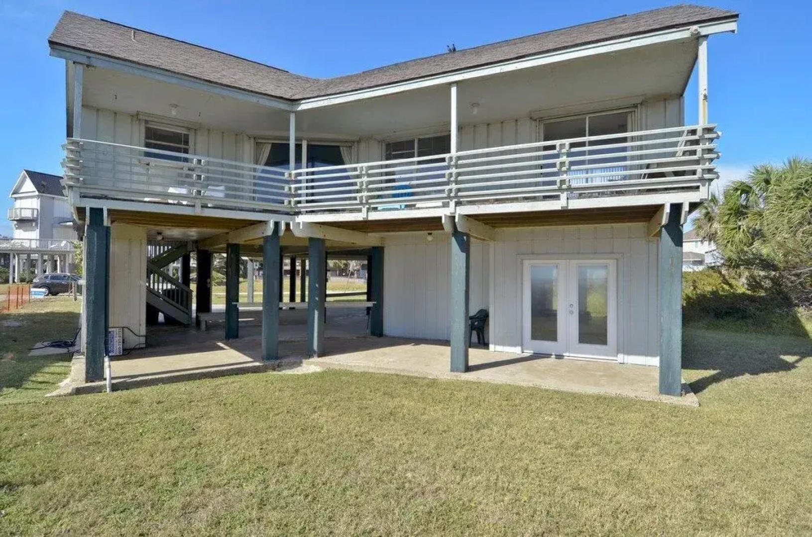 Beachfront Feel BFF 5 Br home by RedAwning