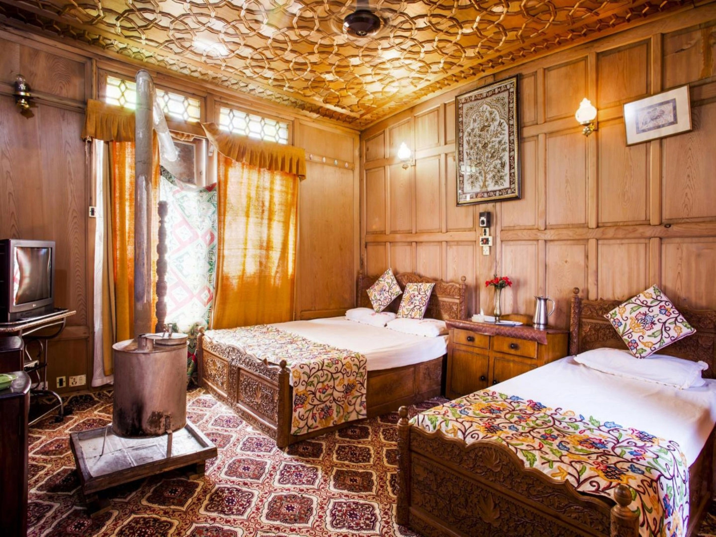 The Shelter Group of Houseboats