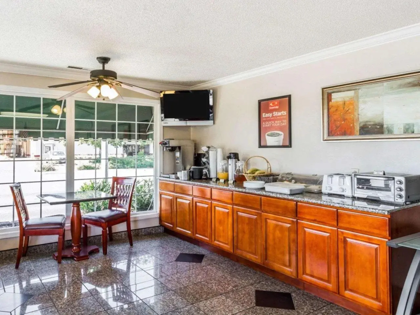 Econo Lodge Woodland near I-5