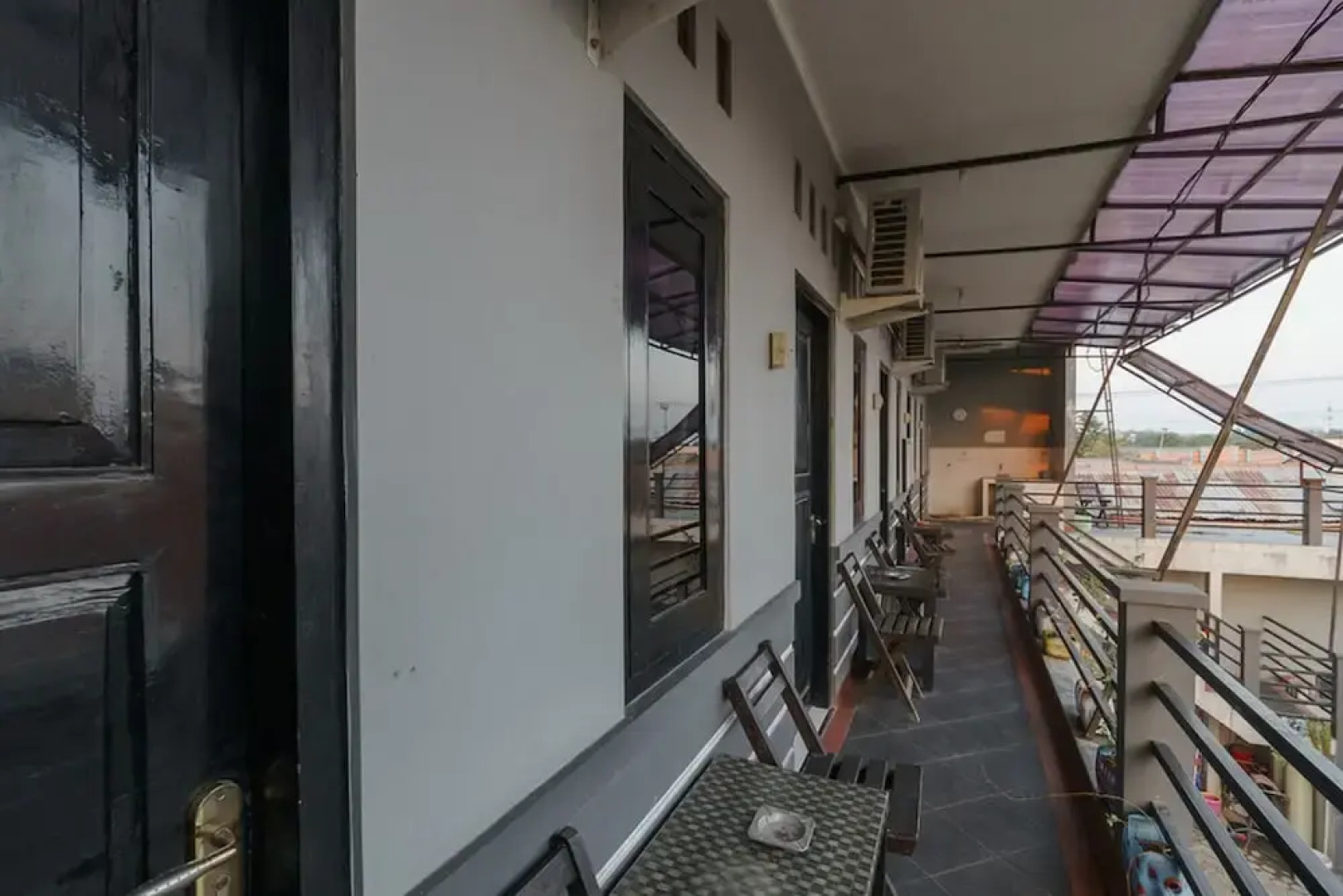 RedDoorz Syariah near Ciledug Station