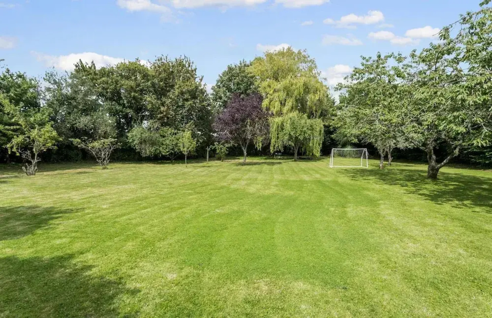 Spacious & Stylish Cotswold Family home