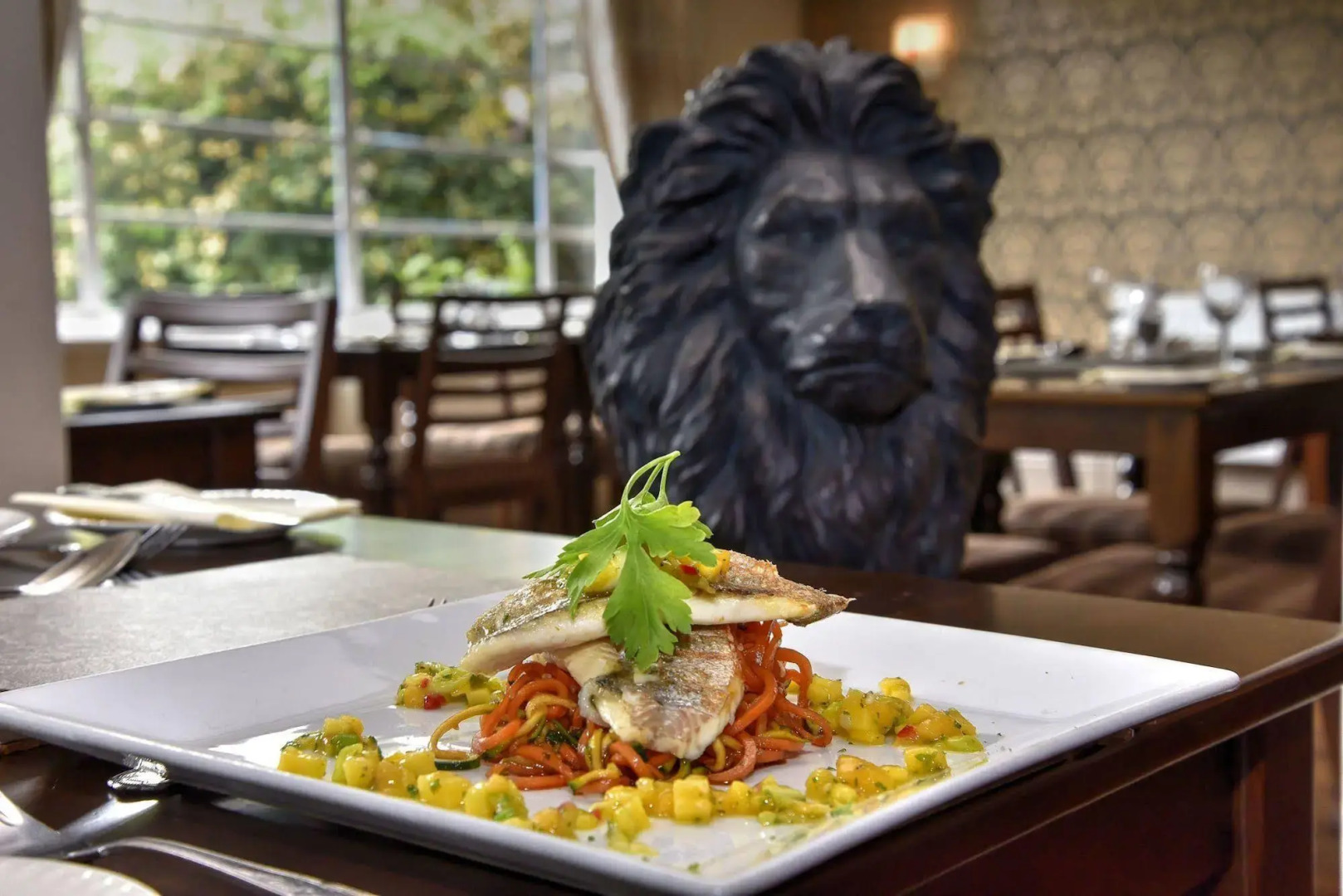 Lion Hotel and Studio Apartments