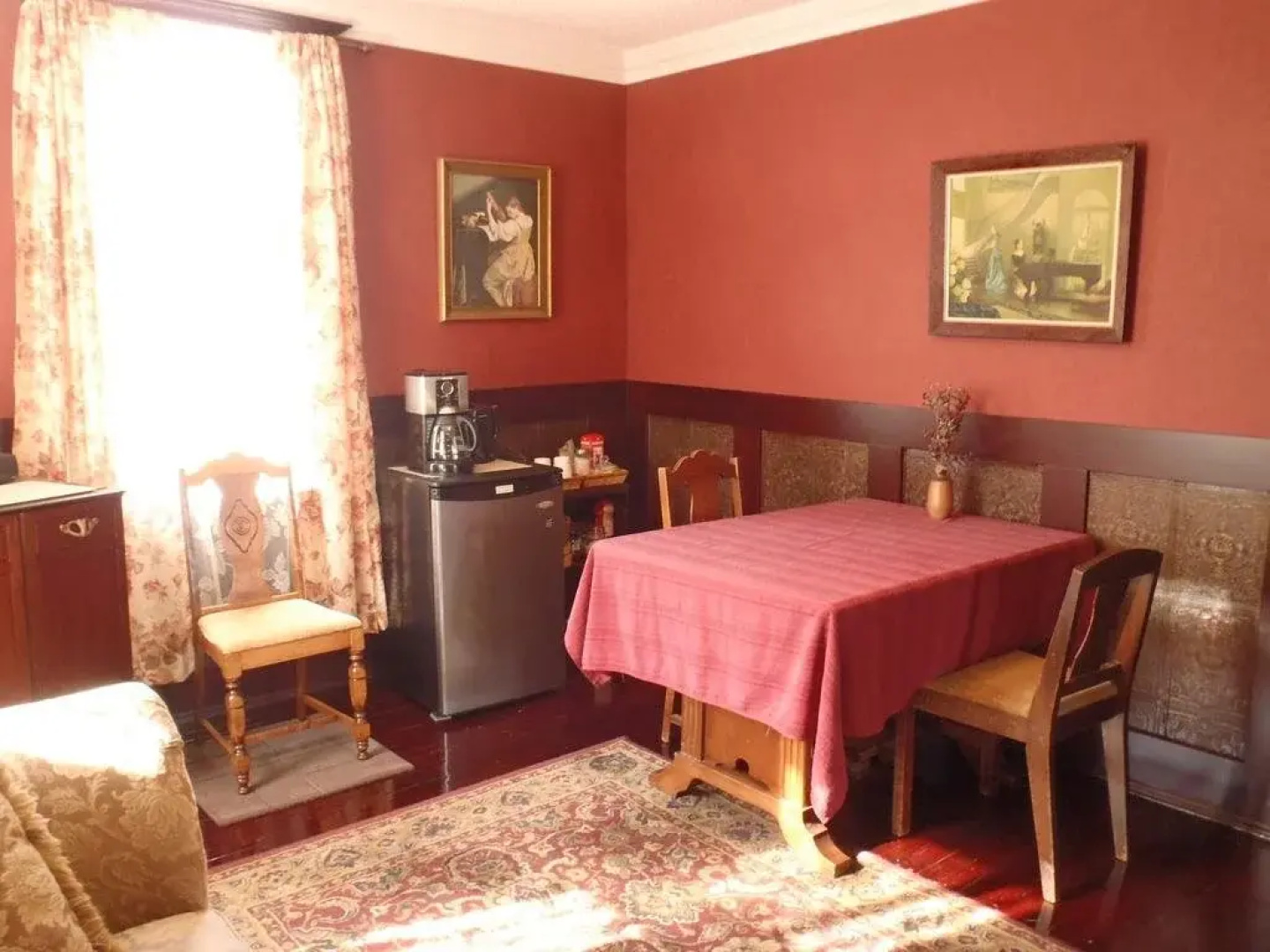 Haselwood Inn Bed & Breakfast