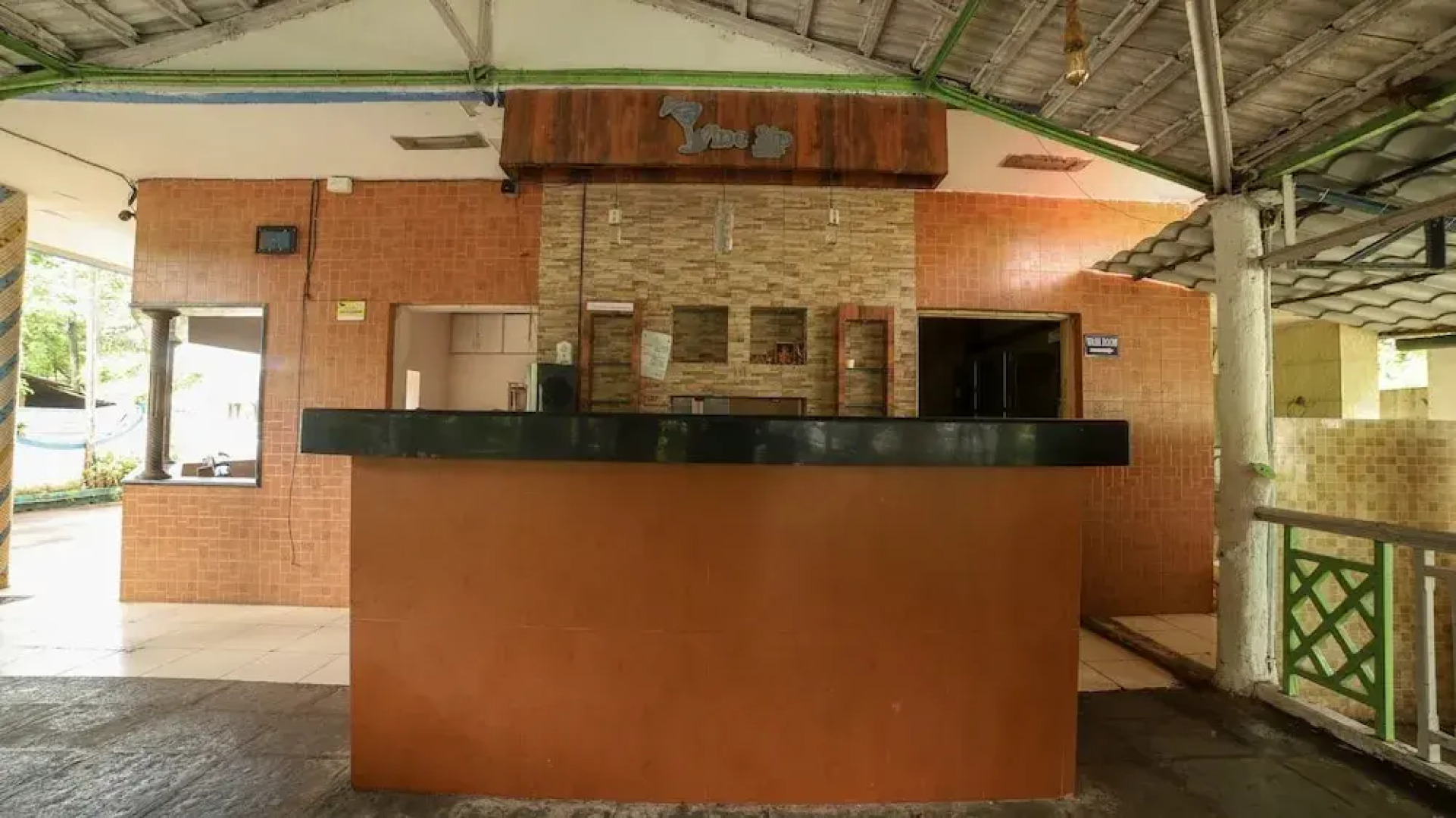 Seashell Beach Resort