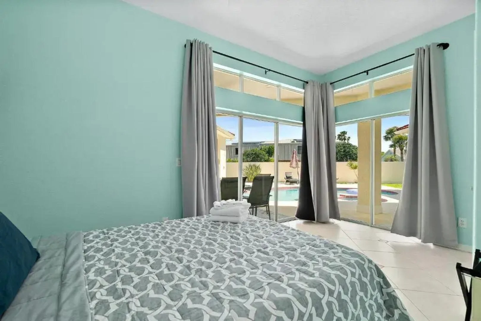 HIP 2 mstrs, pvt htd slt pool/SPA, 2min wlk beach