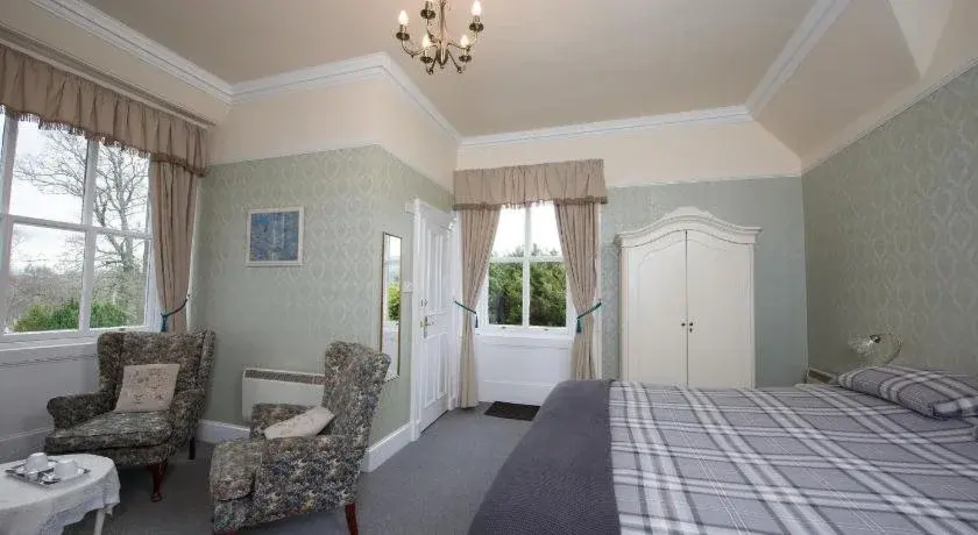 Dall Lodge Country House