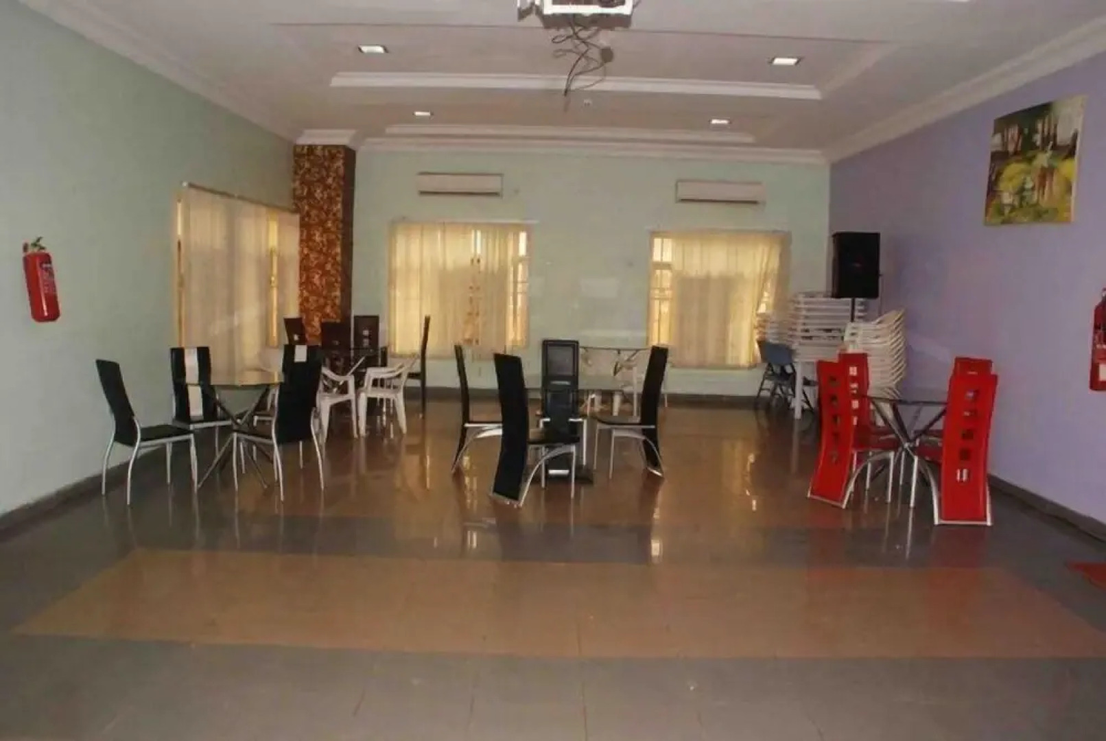 Eagle Valley Royal Hotel