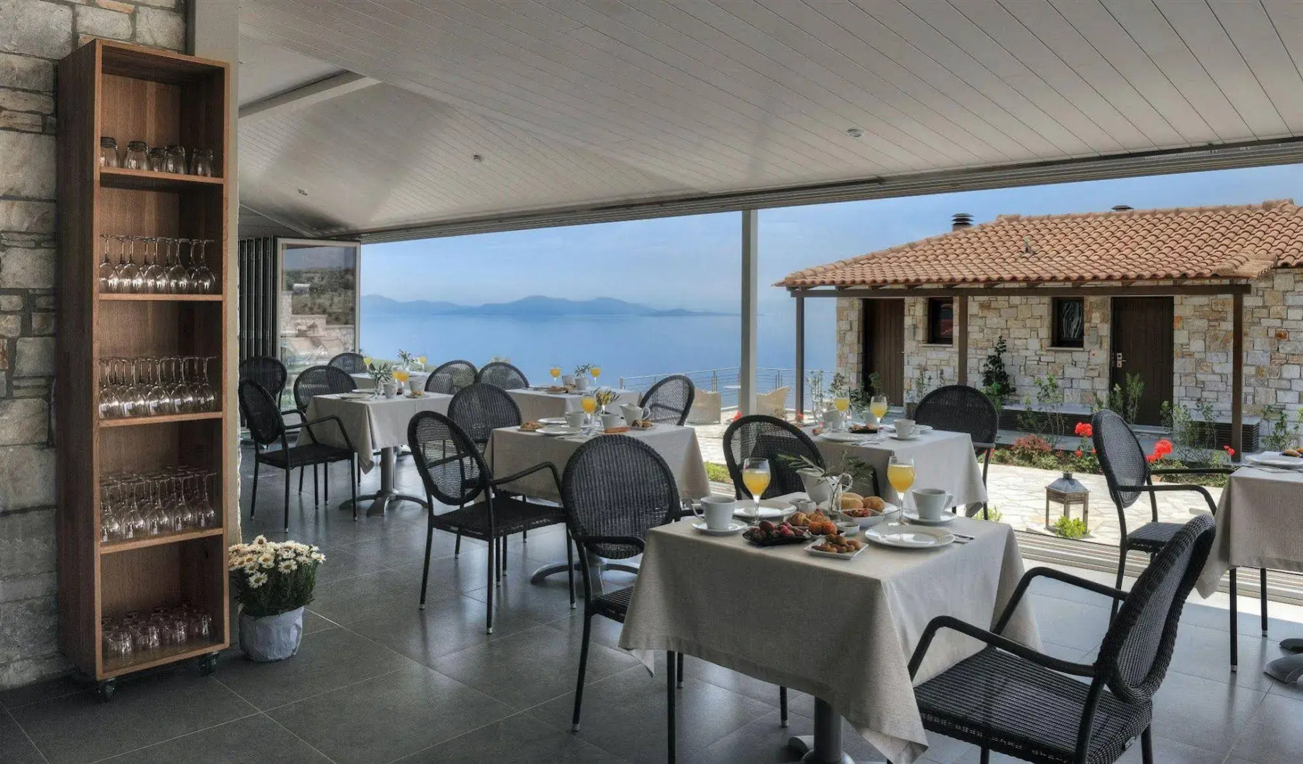 Karavia Lux Inn