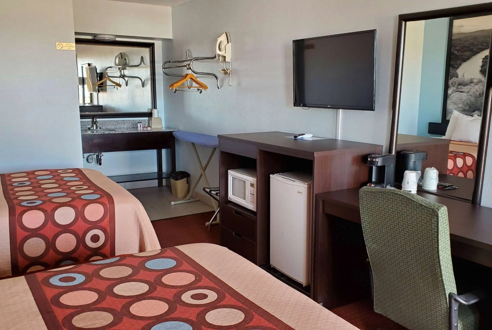 Super 8 by Wyndham Van Horn