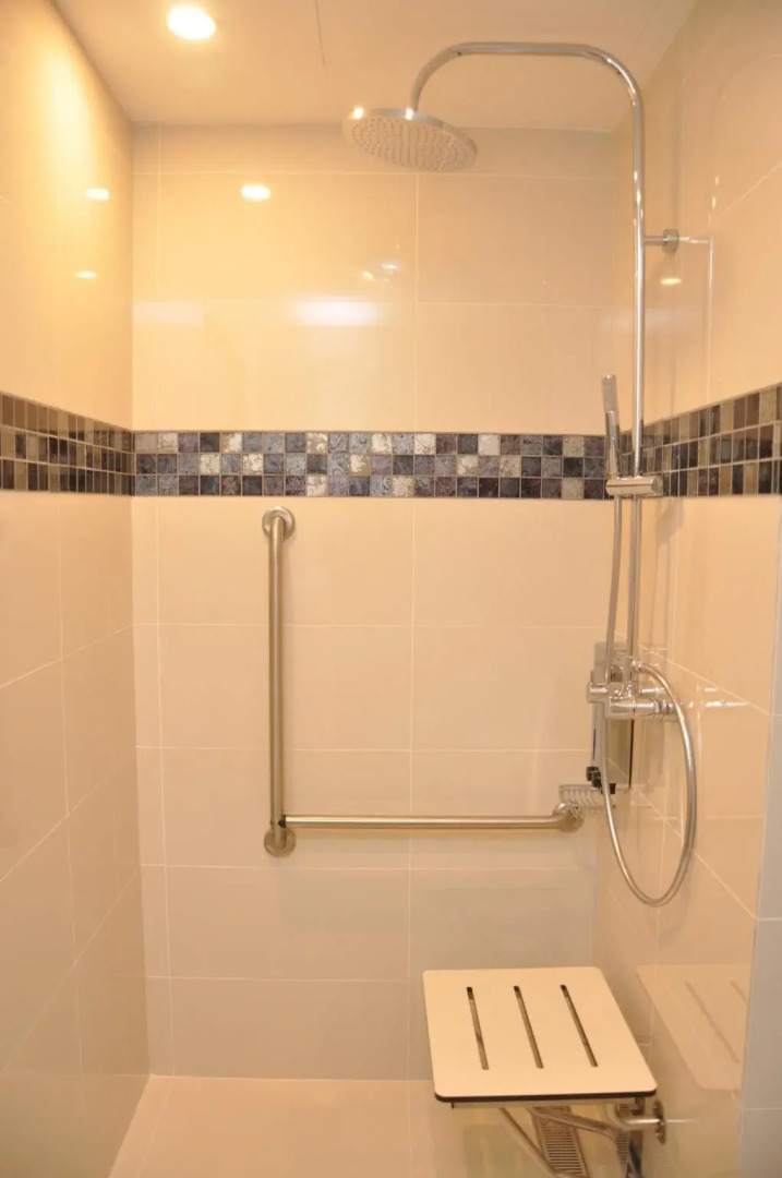 Fairway Colombo - Sri Lanka's First Hotel With Robot Technology