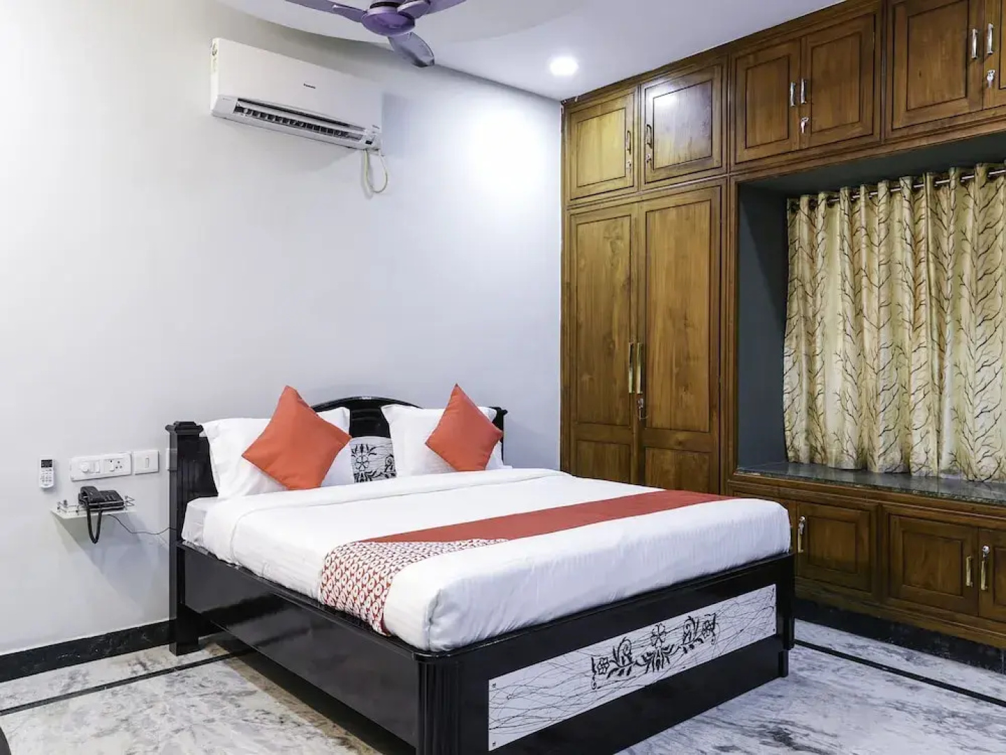 OYO 17320 Vijaya Residency
