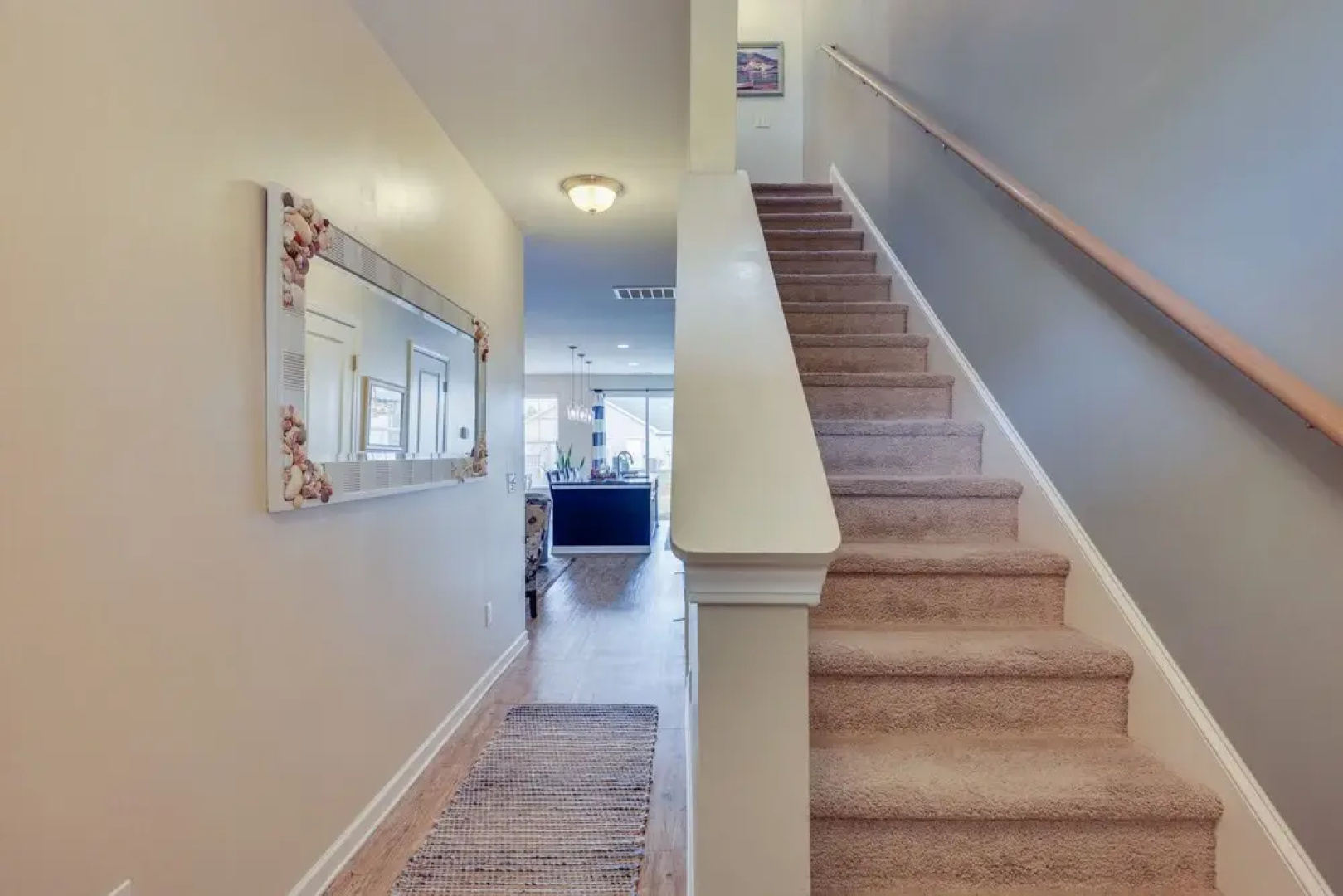 Sweet Dreamin Townhome ~ 7 Mi to Beach!