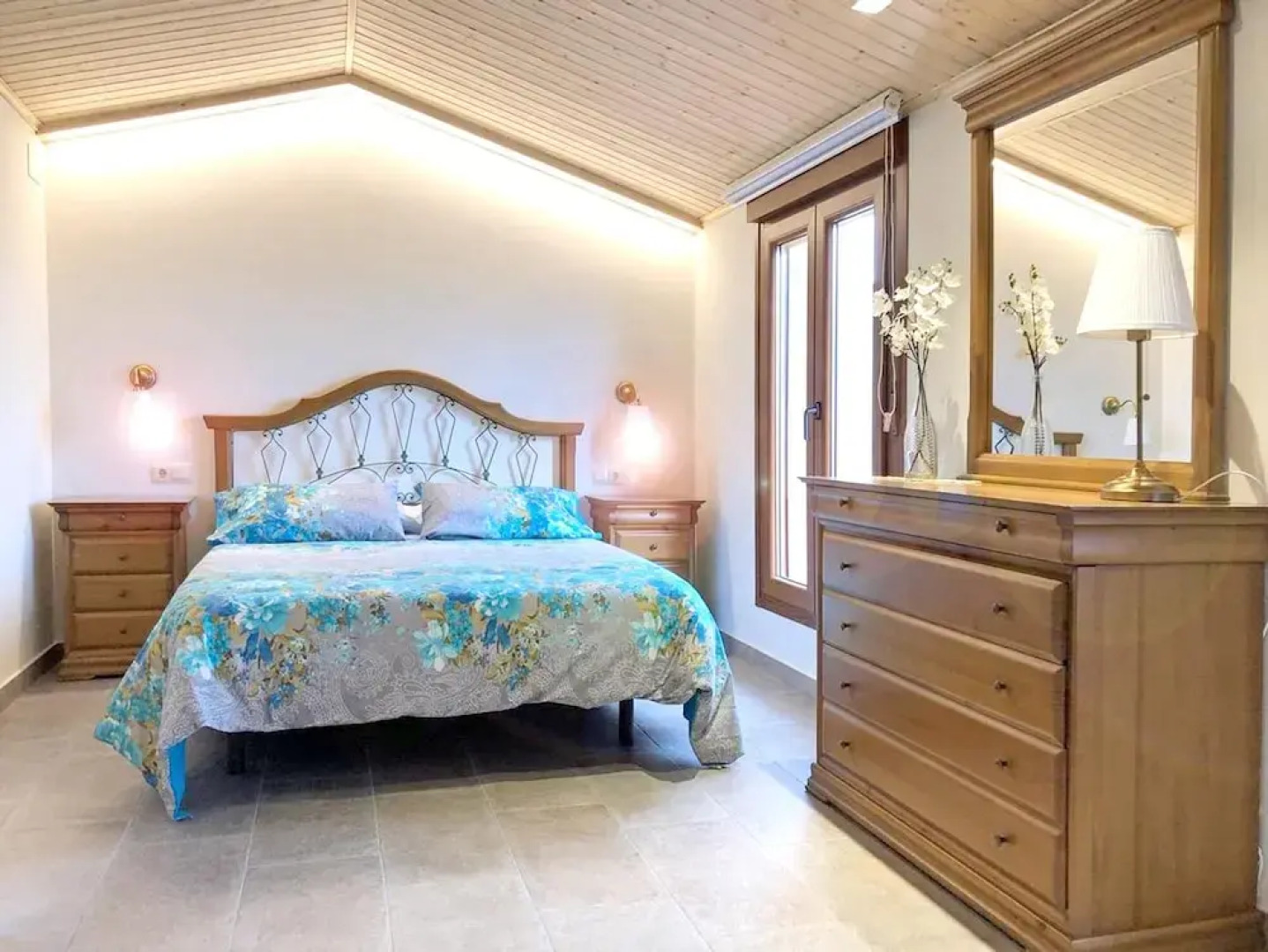 House With 4 Bedrooms in Cretas, With Wonderful Mountain View, Terrace and Wifi