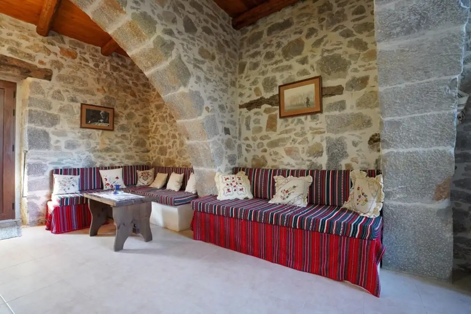 Vilaeti 1871 House - Cozy Winter Getaway