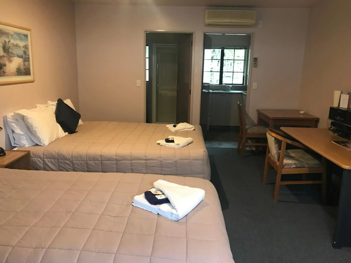 Tudor Lodge Motel