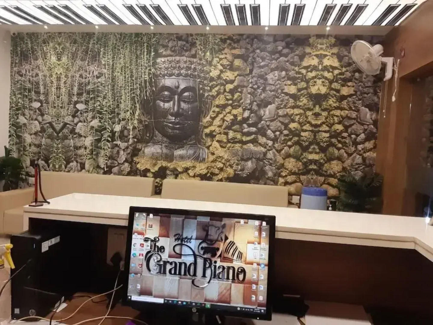 Hotel The Grand Piano