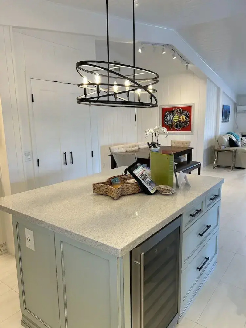 Beautiful Updated Stilted Home Makes For A Super Getaway. 3 Bedroom Home by RedAwning