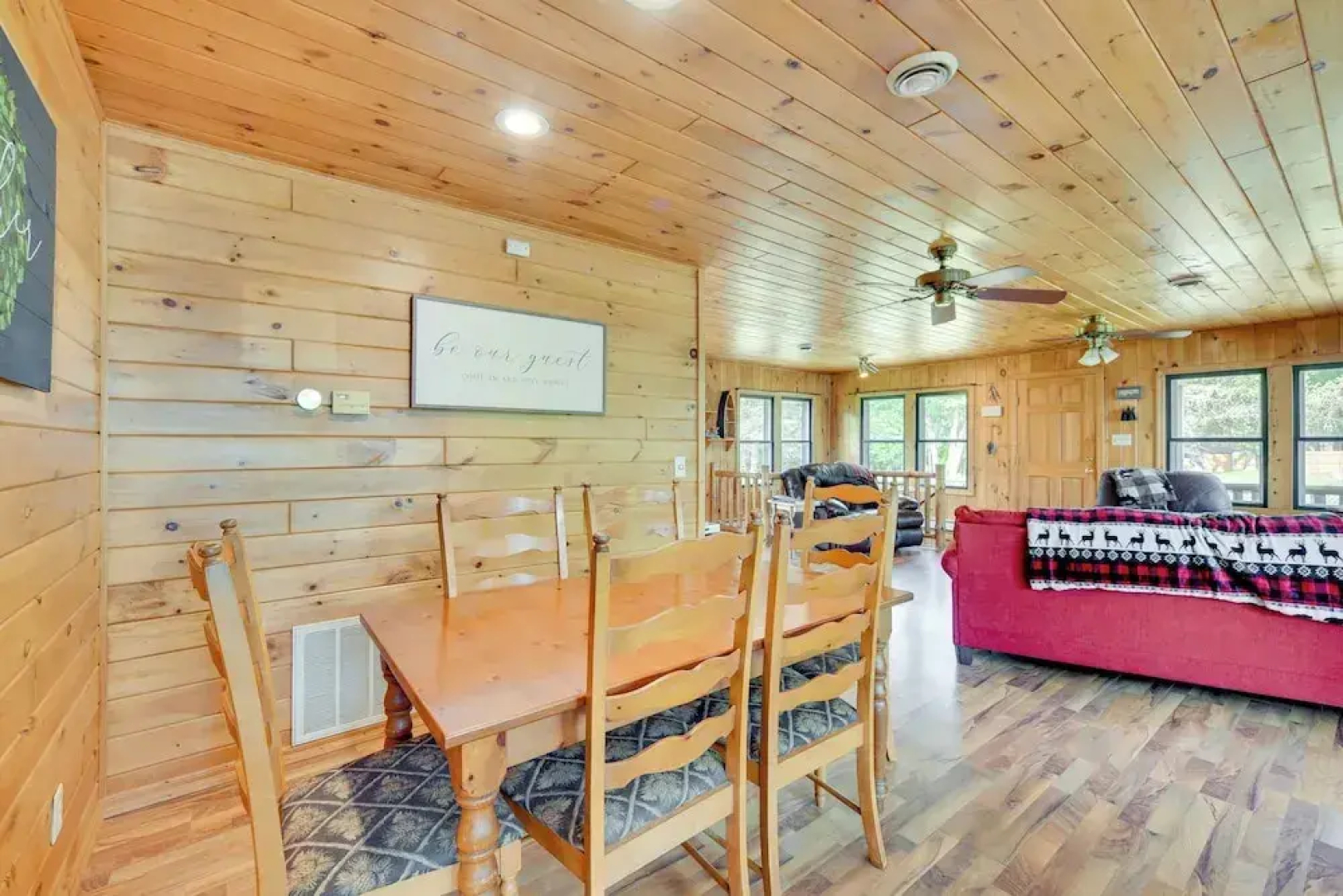 Lakefront Wisconsin Home - Deck, Fire Pit & Kayaks