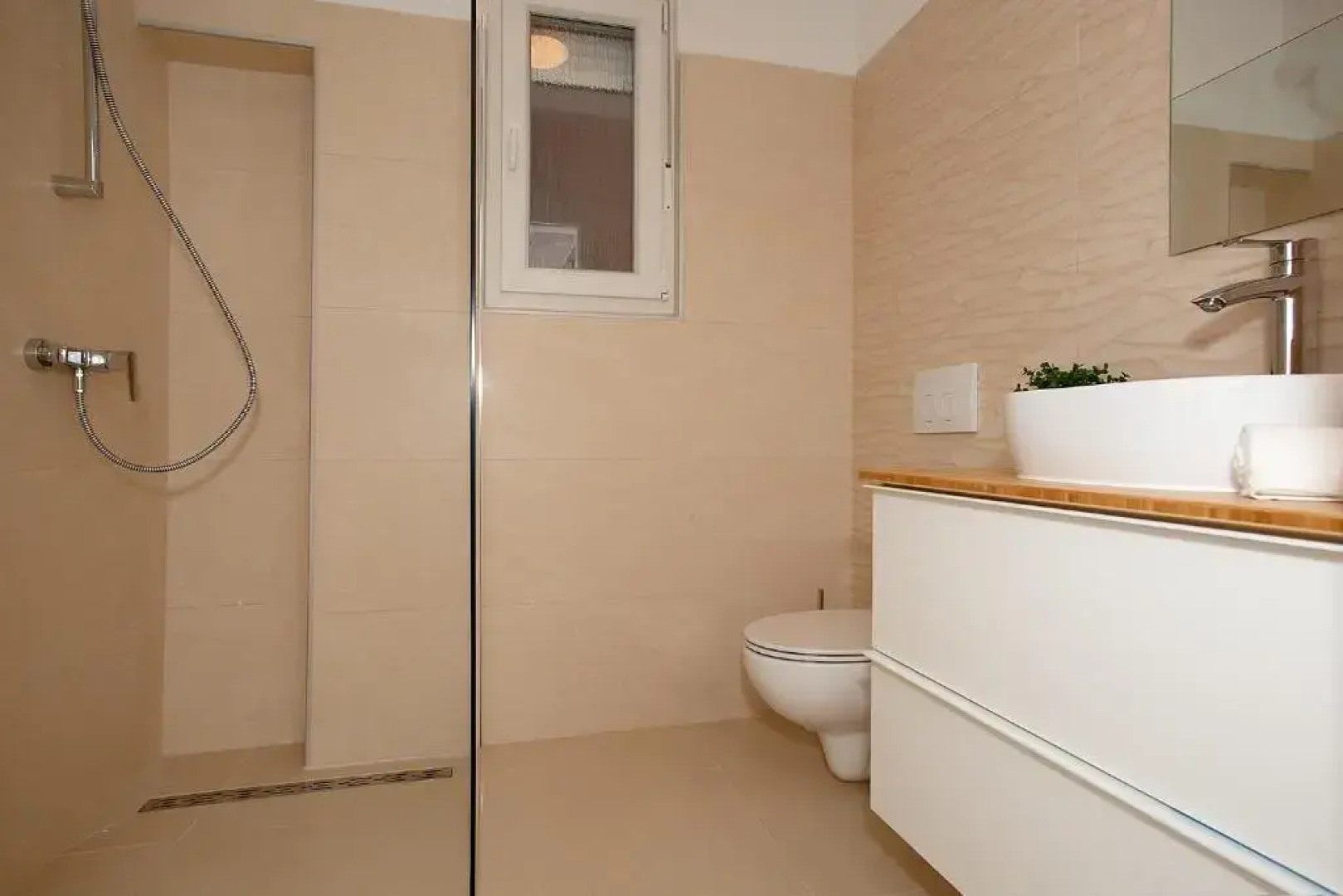 Beautiful Villa L&T 1 Nin