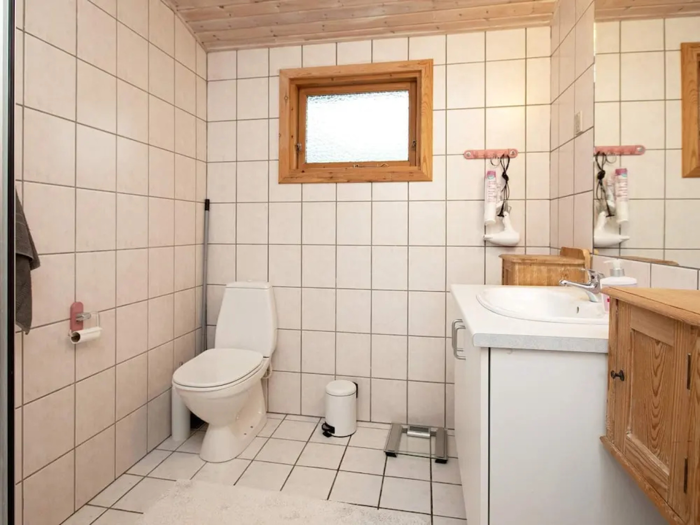 6 Person Holiday Home in Højby