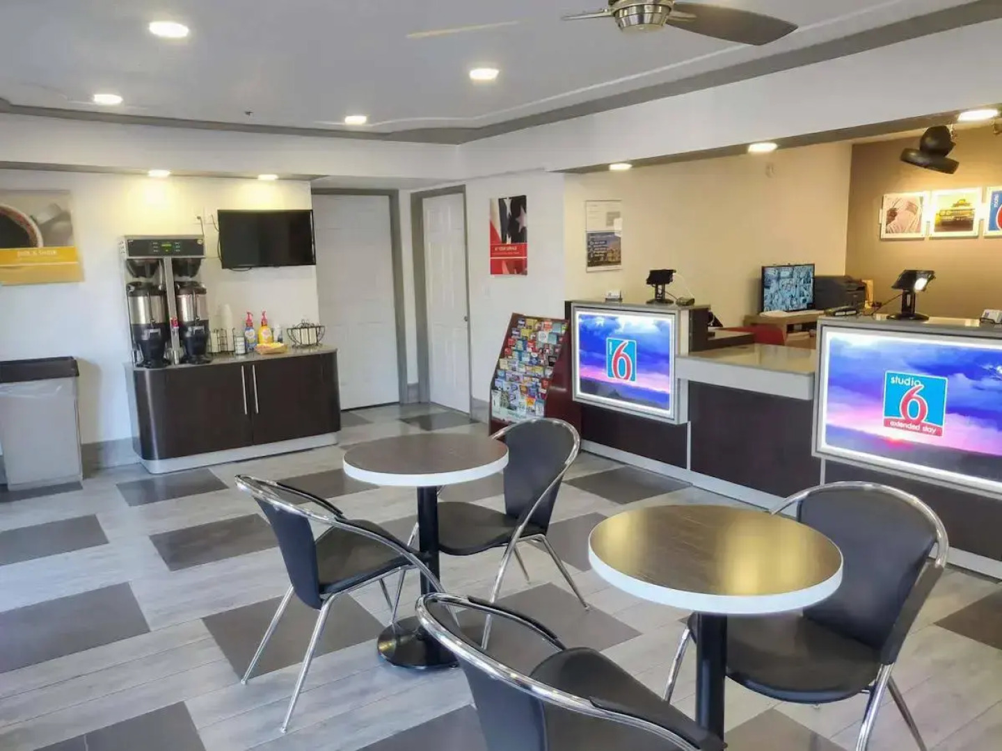 Motel 6 Fresno, CA - Yosemite Hwy