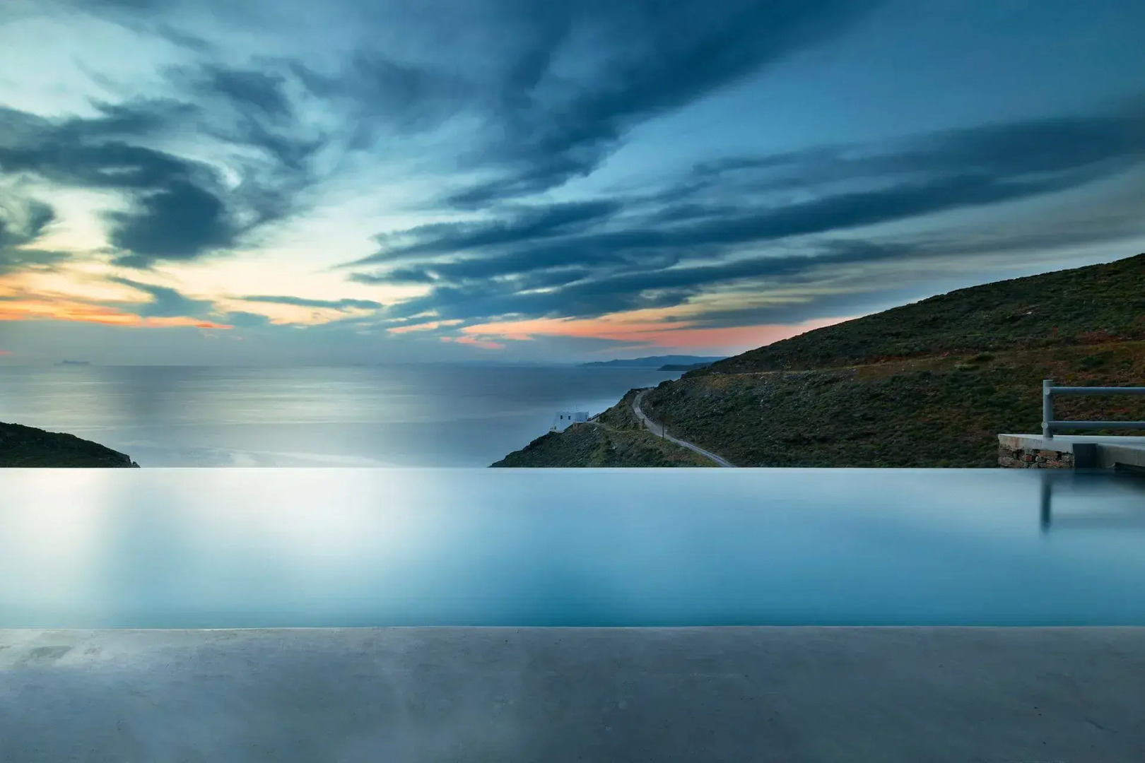 H4 horizon1 by K4 Kythnos