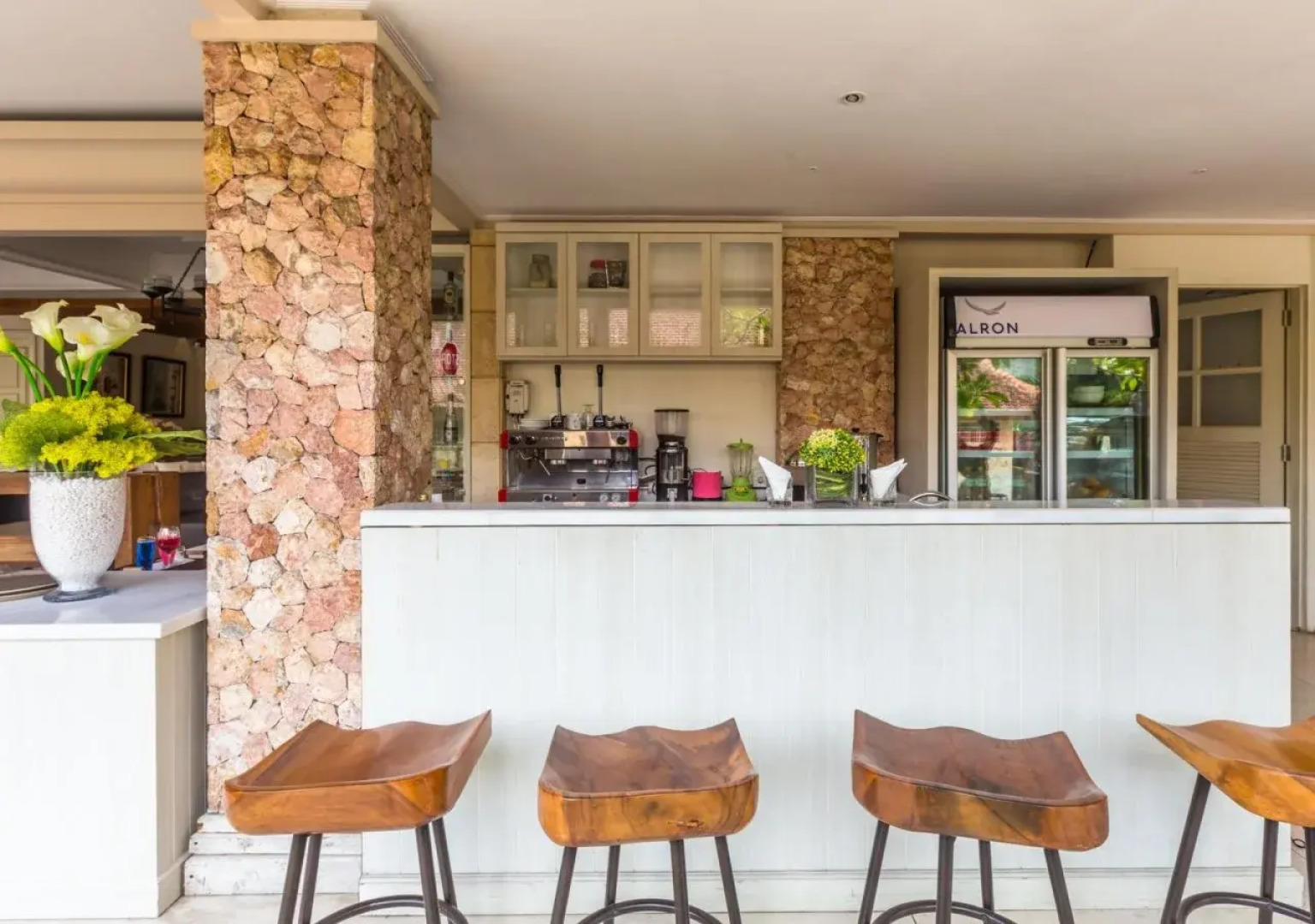 Alron Hotel Kuta Powered by Archipelago