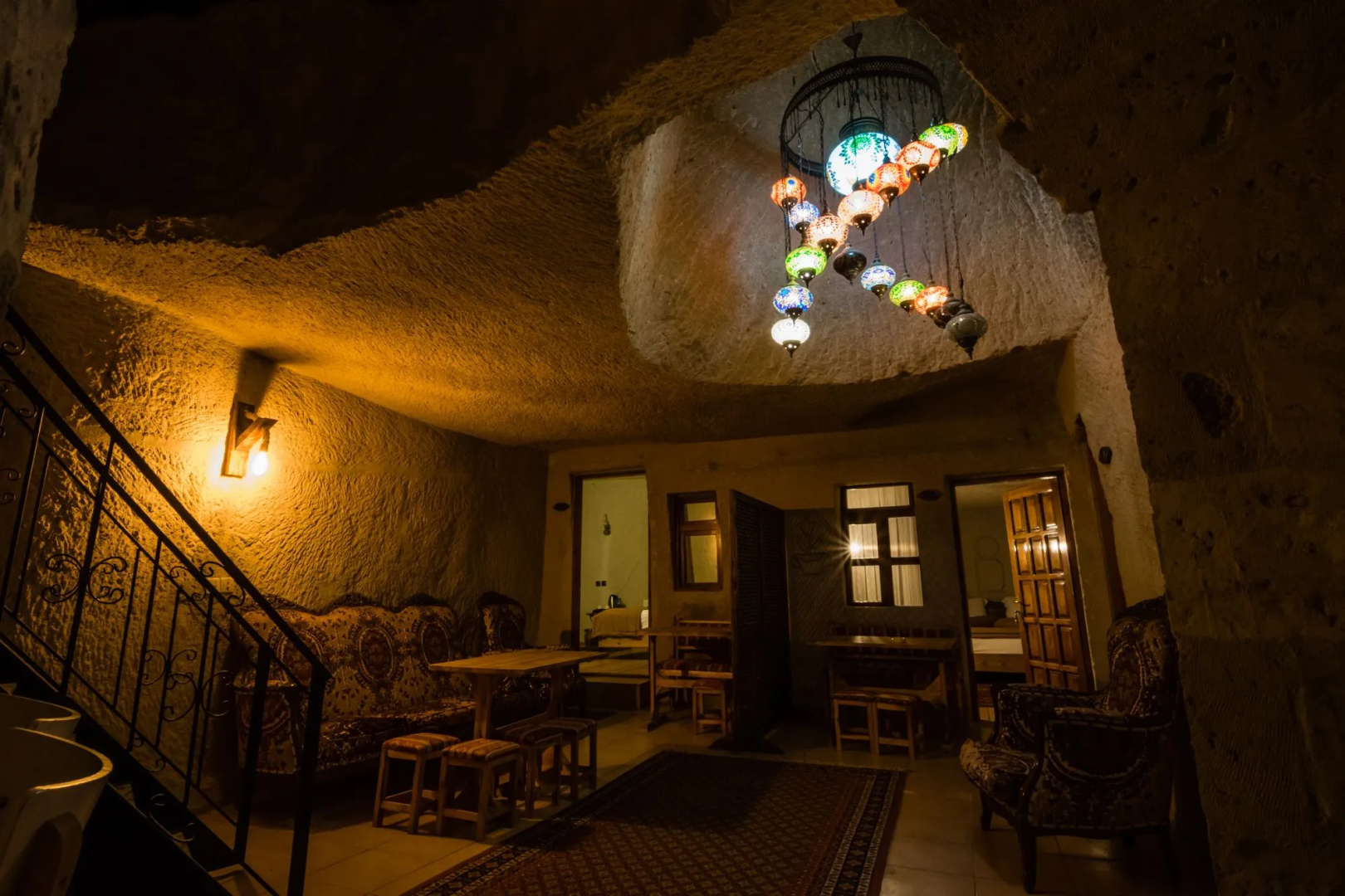 Elite Cave Suites