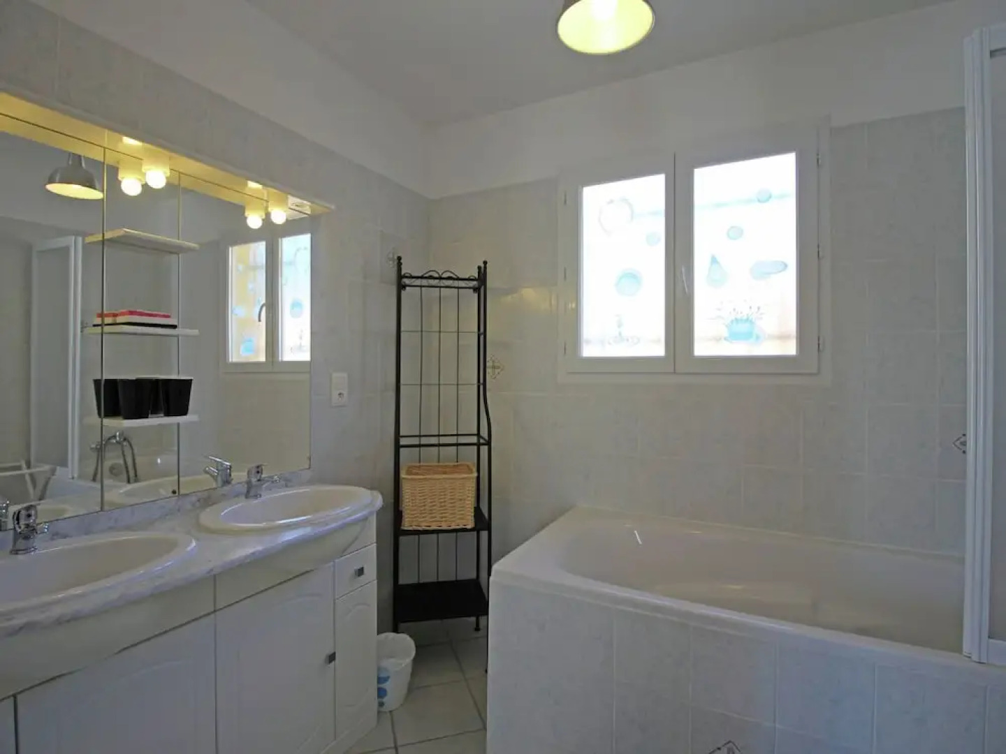 Detached Villa With Private Pool and Beautiful Garden, 25km From sea and Beach