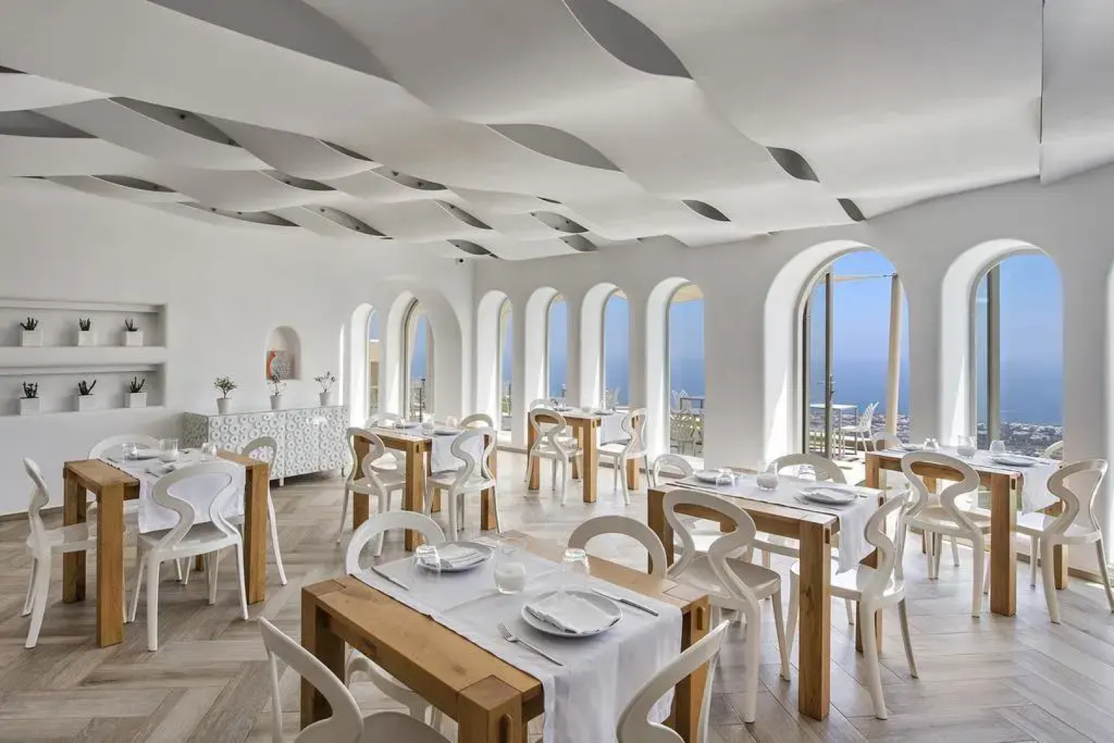 Skyfall Suites - Adults Only