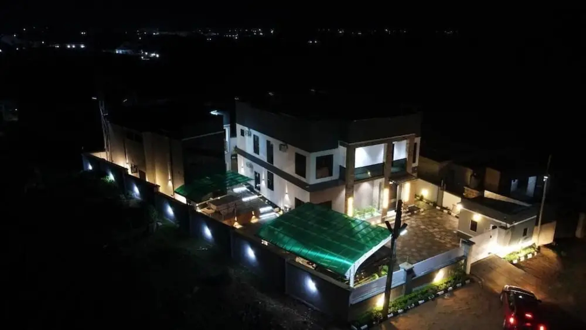 Hotel and Luxury Apartment by Trips