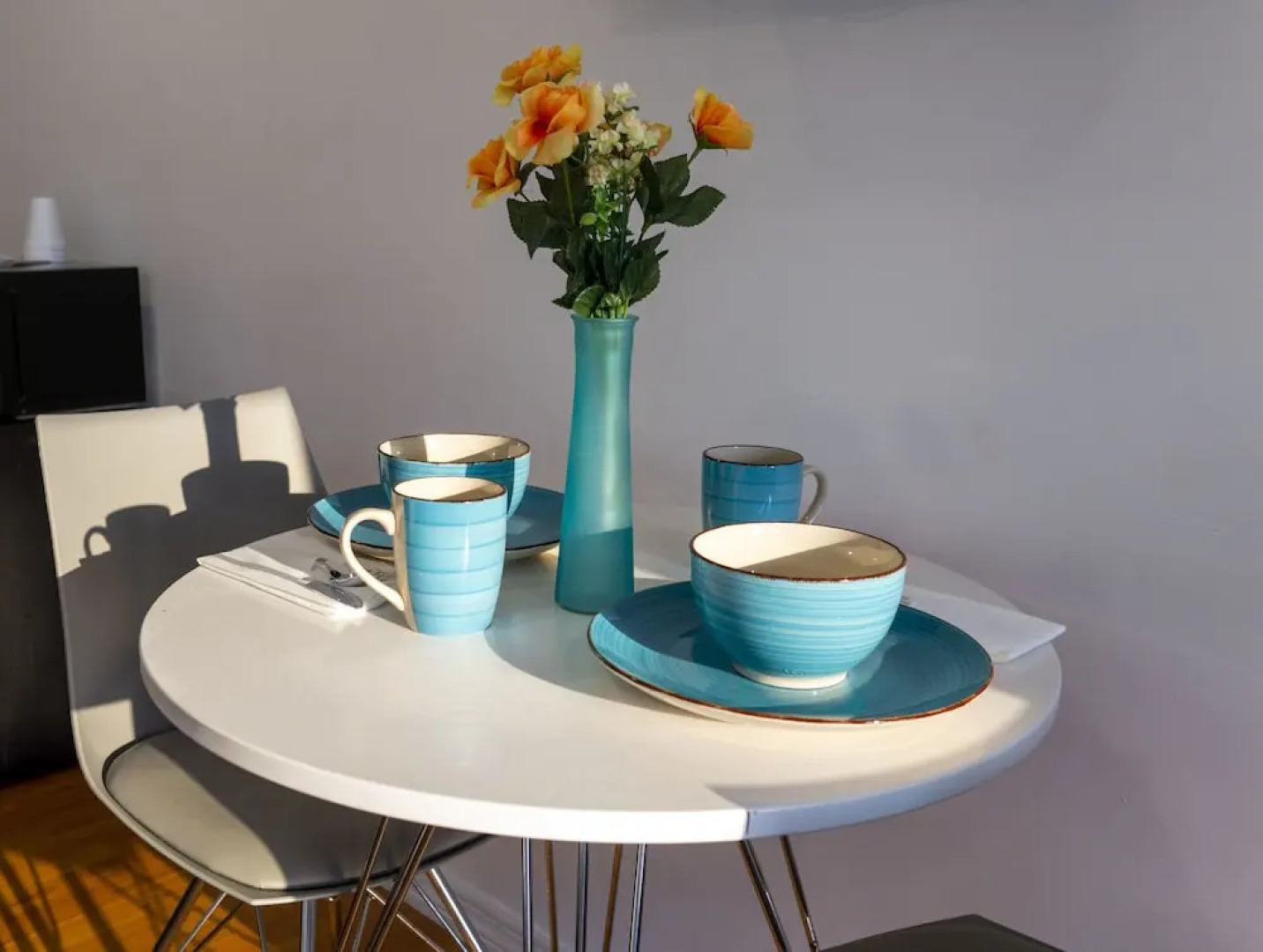 Spinnaker Inn of Naples