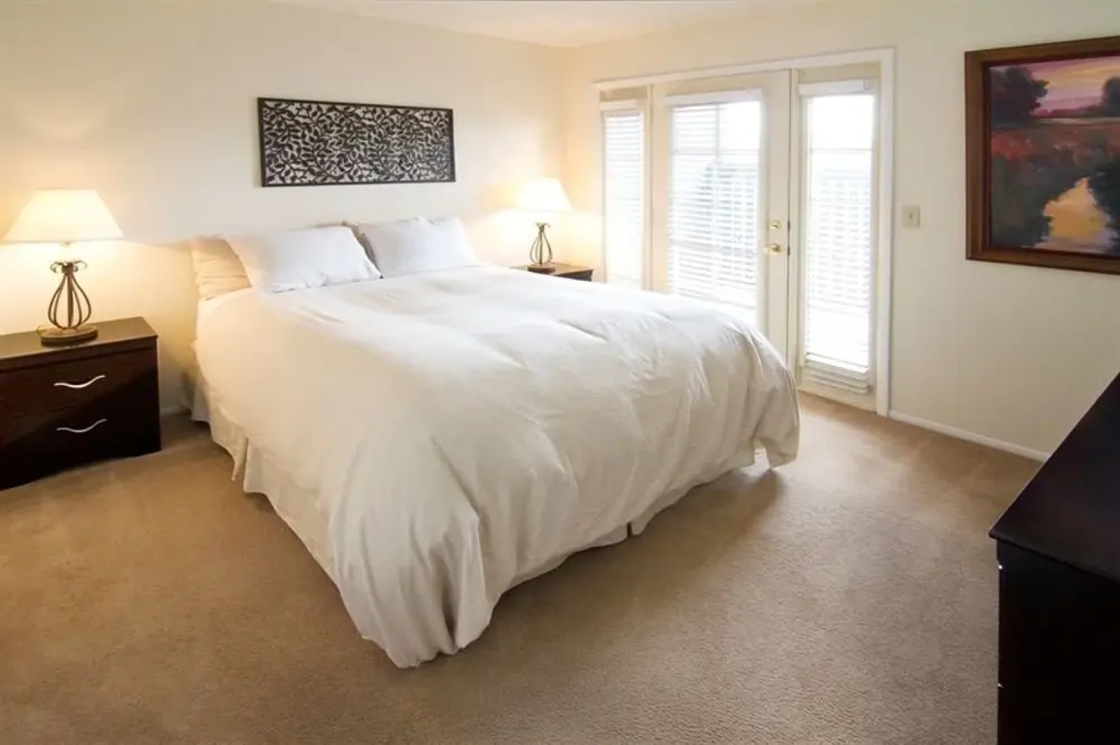 River Oaks Suites & Apartments