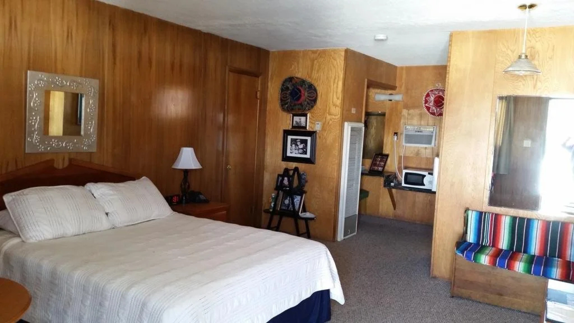 Raton Pass Motor Inn