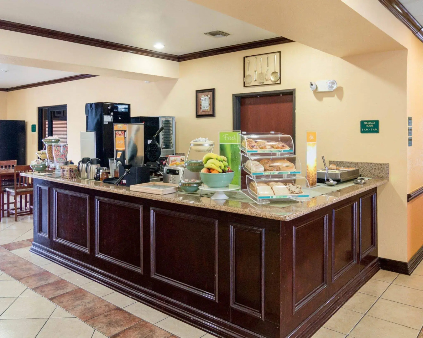 Quality Suites Houston IAH Airport - Beltway 8