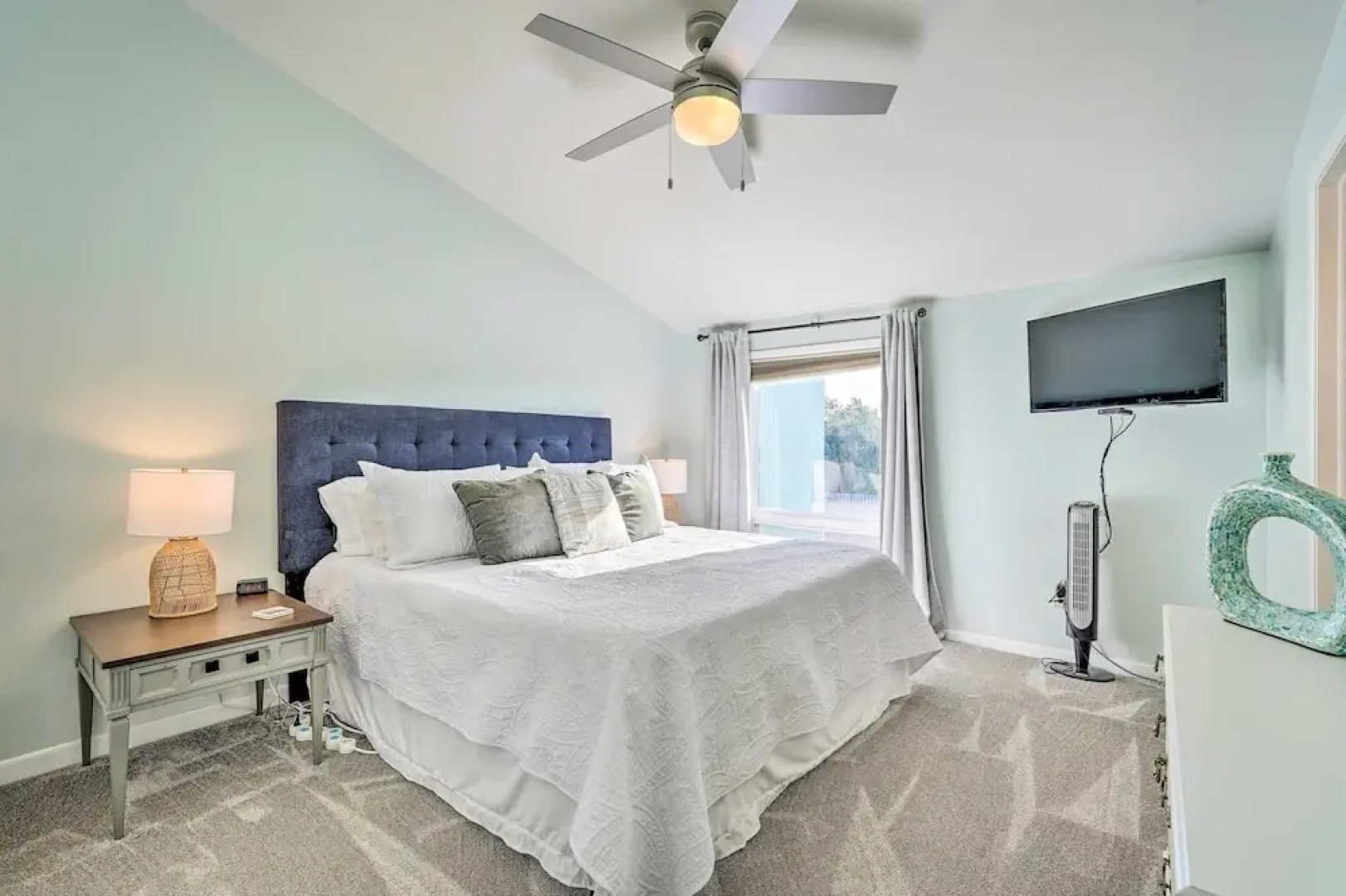 PCB Escape w/ Pool & Beach Access, Beach Chairs!