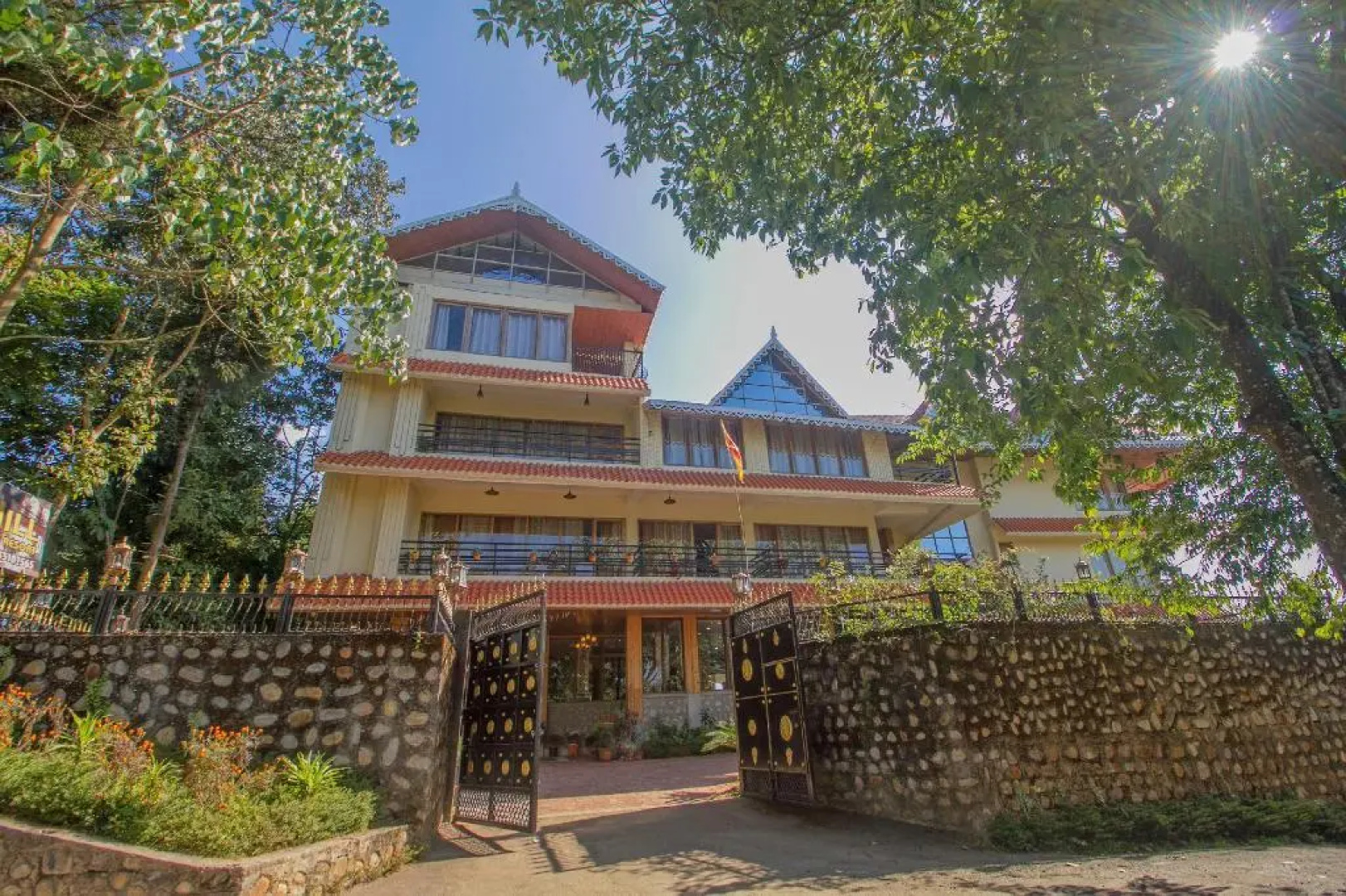 Queen's Hill Hotel & Resort